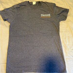 Gildan Gray Maxwell School of Citizenship Syracuse University T-Shirt